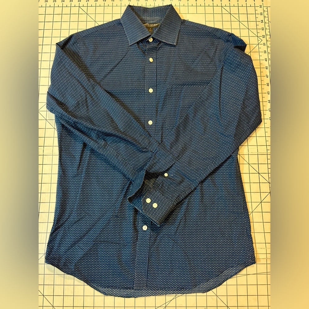 Banana Republic Men’s Size Small‎ Navy/White Polka Dot Button Down Shirt